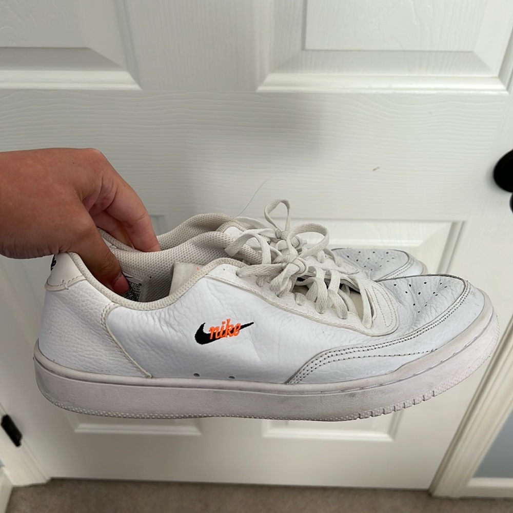 Everyday Nike White Sneakers Size 10